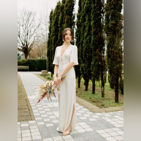 Park & Fifth Kendal Bridal Elopement Dress in Pearl Satin - Picture 1 of 10